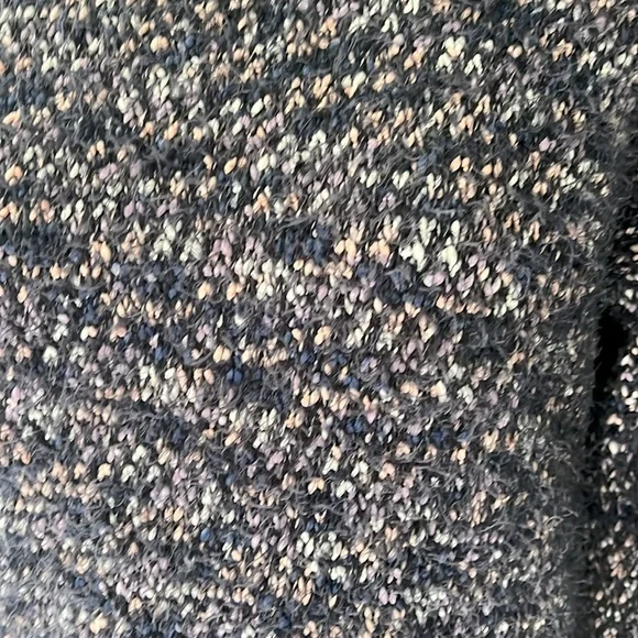89th + Madison Women’s Sweater - Picture 3 of 4